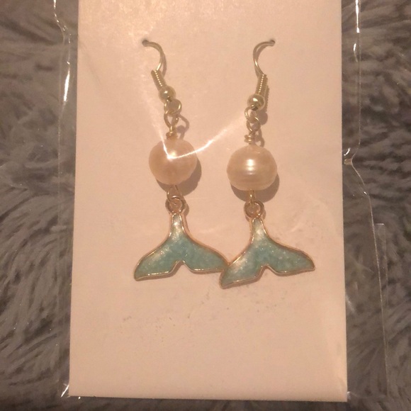 Jewelry - Pearl mermaid earrings